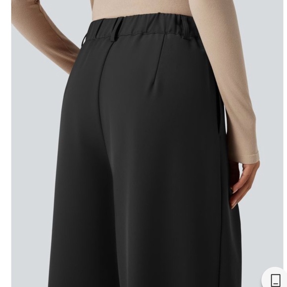 HALARA Black Wide-Leg Pleated Trousers with Belt - Picture 2 of 8